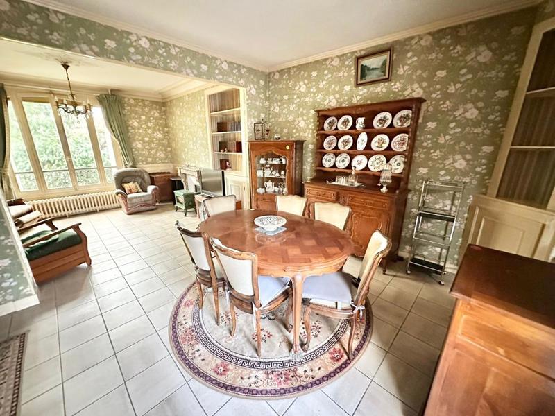 Maison ancienne - 308 m² - 11 pièces