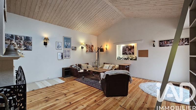 Maison - 205 m² - 9 pièces