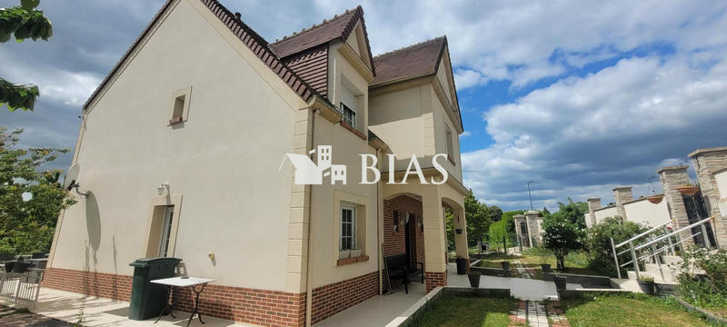 Maison - 191 m² - 8 pièces