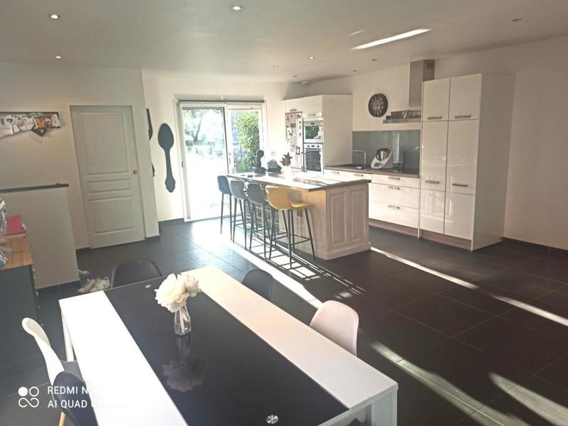 Maison - 98 m² - 5 pièces