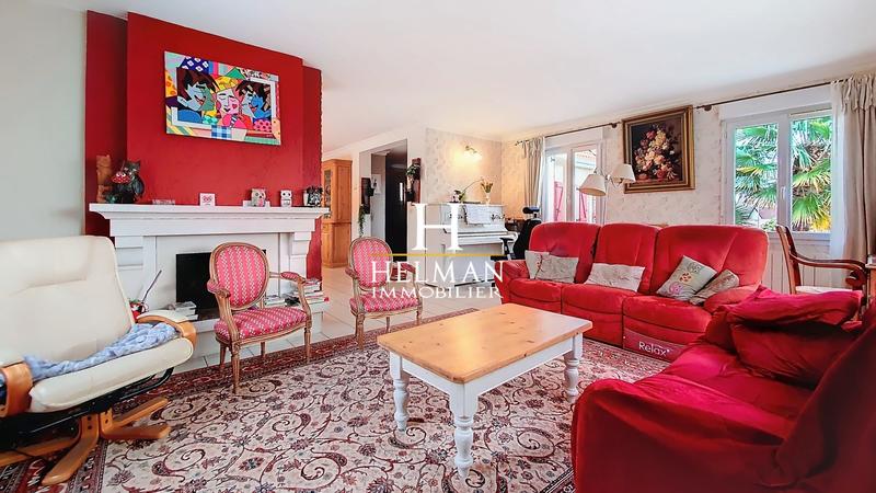 Maison - 215 m² - 7 pièces