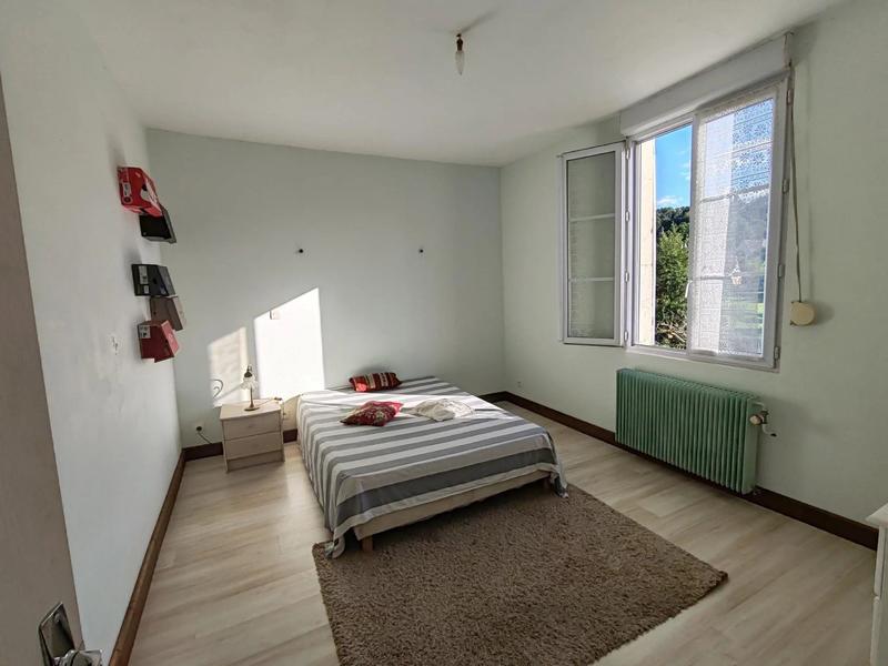 Maison - 228 m² - 11 pièces