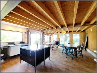 Maison - 248 m² - 7 pièces