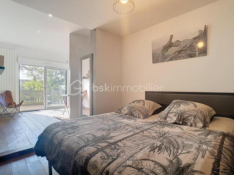 Demeure - 310 m² - 8 pièces