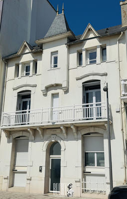 Maison - 220 m² - 12 pièces