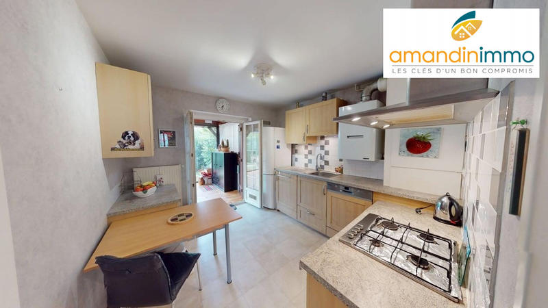 Maison - 90 m² - 5 pièces