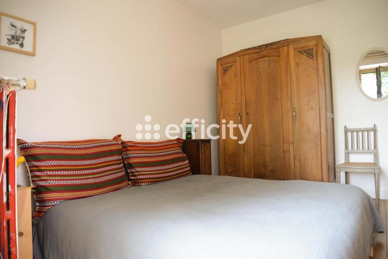 Maison - 234 m² - 7 pièces