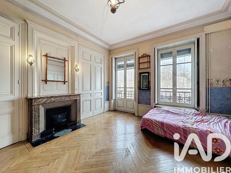 Appartement - 212 m² - 6 pièces