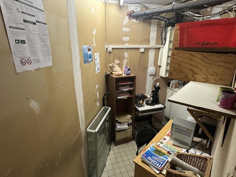 Fonds de commerce - Local commercial - 220 m²