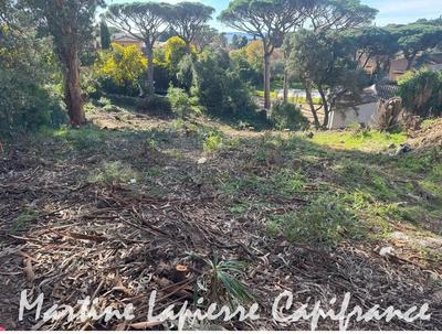Terrain constructible - 1 630 m²