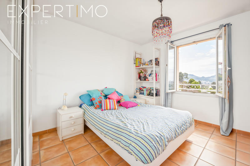 Villa - 167 m² - 6 pièces