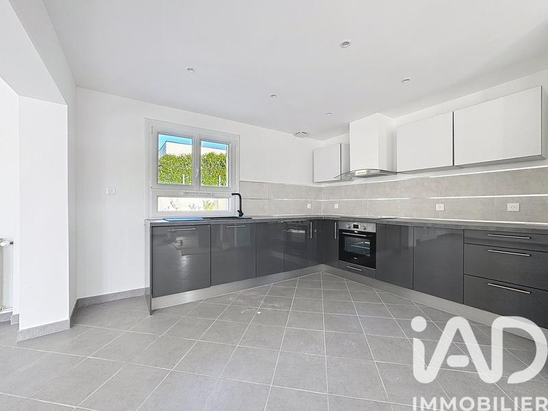 Maison - 185 m² - 9 pièces