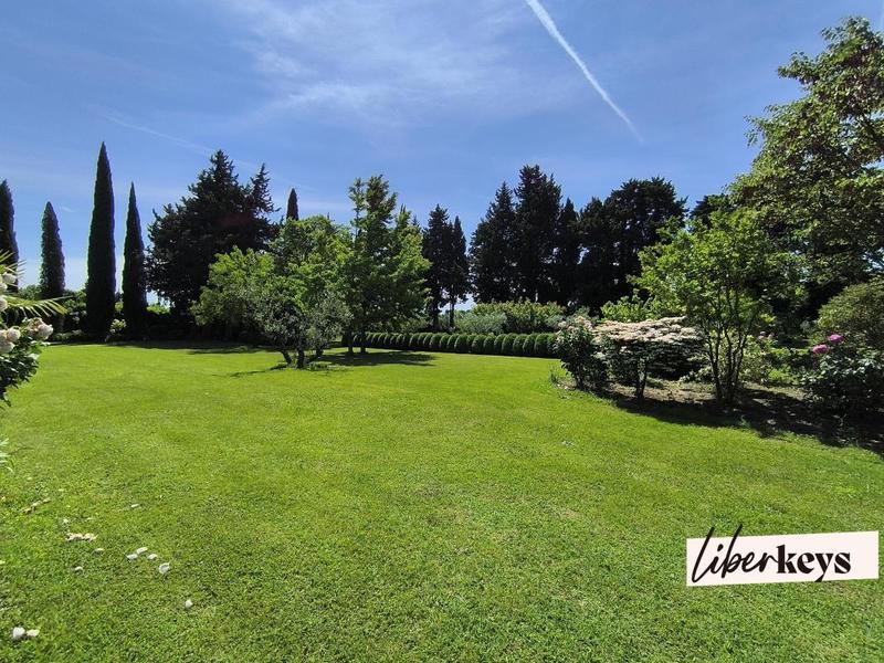 Propriété - 217 m² - 7 pièces