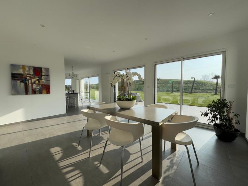 Villa - 183 m² - 5 pièces