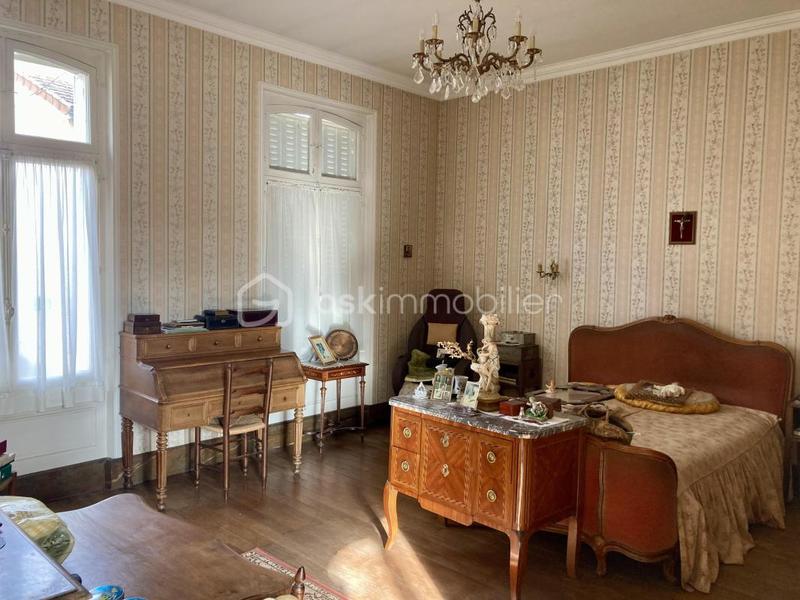 Demeure - 600 m² - 14 pièces