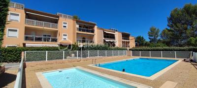 Immeuble - 65 m² - 3 pièces