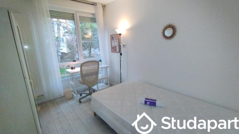 Chambre - 11 m² - 1 pièce