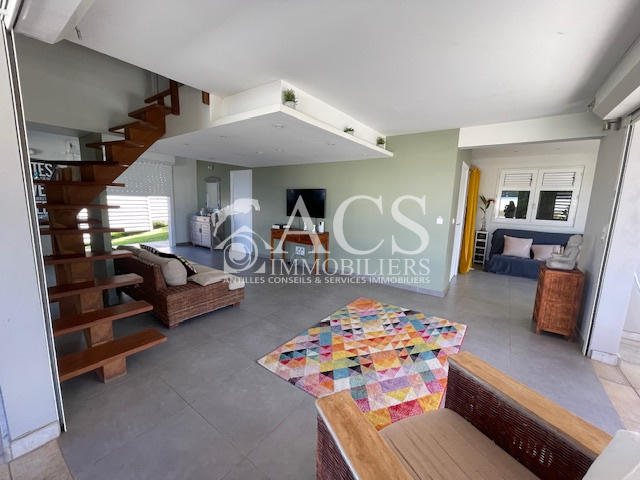 Maison - 115 m² - 4 pièces