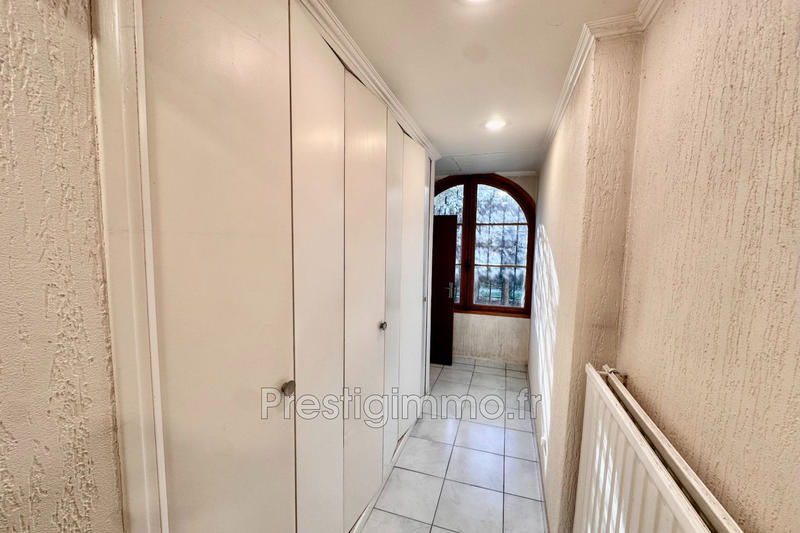 Maison - 270 m² - 8 pièces