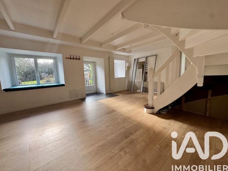 Maison - 220 m² - 8 pièces