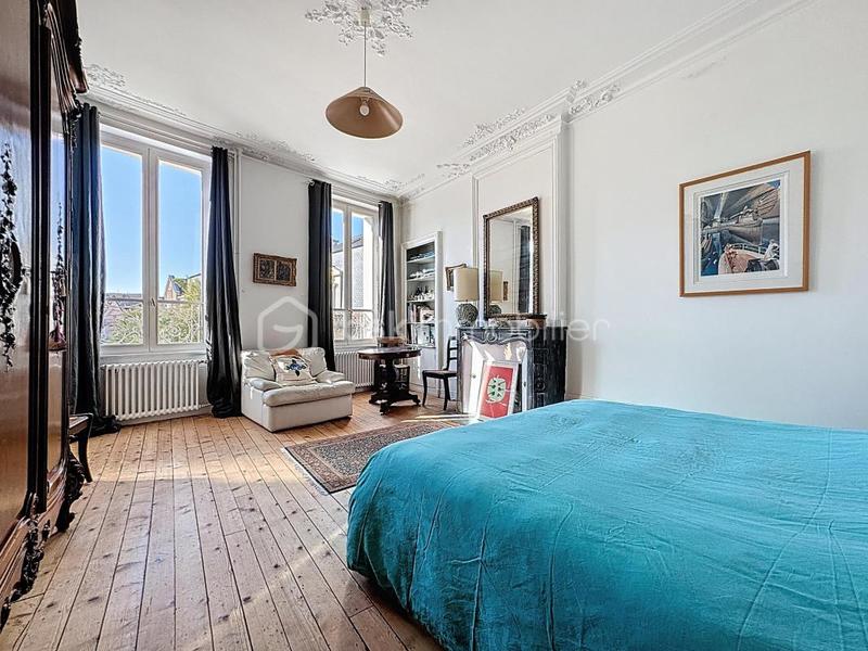 Maison de ville - 214 m² - 9 pièces