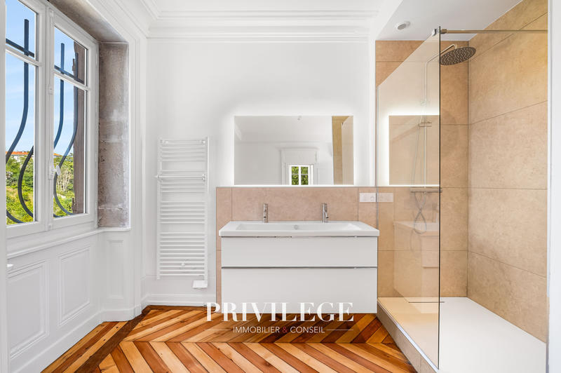 Duplex - 164 m² - 5 pièces