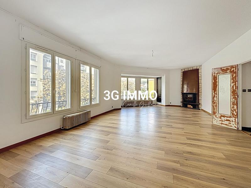 Appartement - 216 m² - 6 pièces