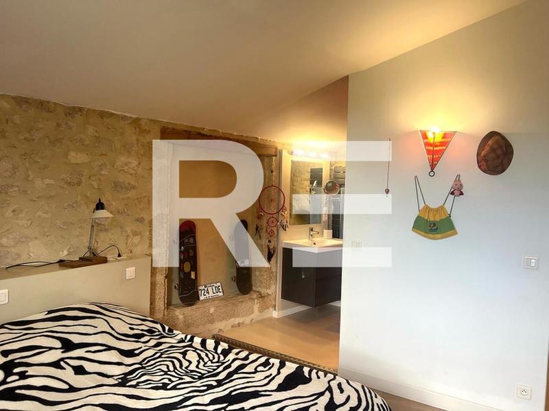 Maison - 310 m² - 11 pièces