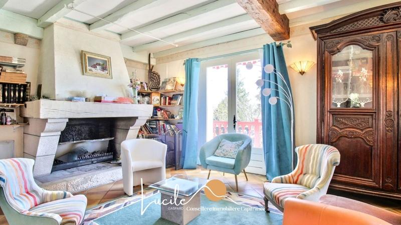 Maison - 235 m² - 9 pièces