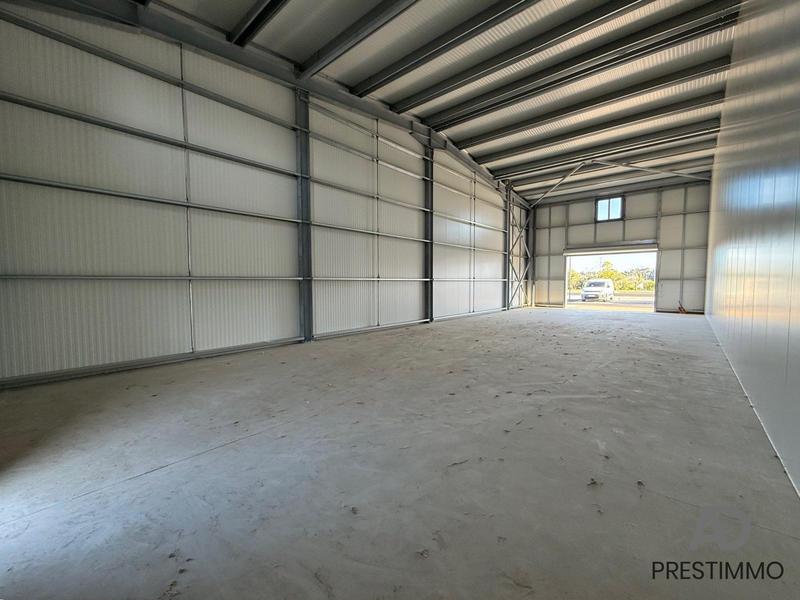 Local d'activités - 170 m² - 1 pièce