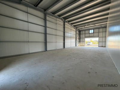 Local d'activités - 170 m² - 1 pièce