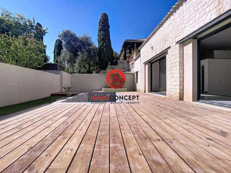 Mas - 254 m² - 5 pièces