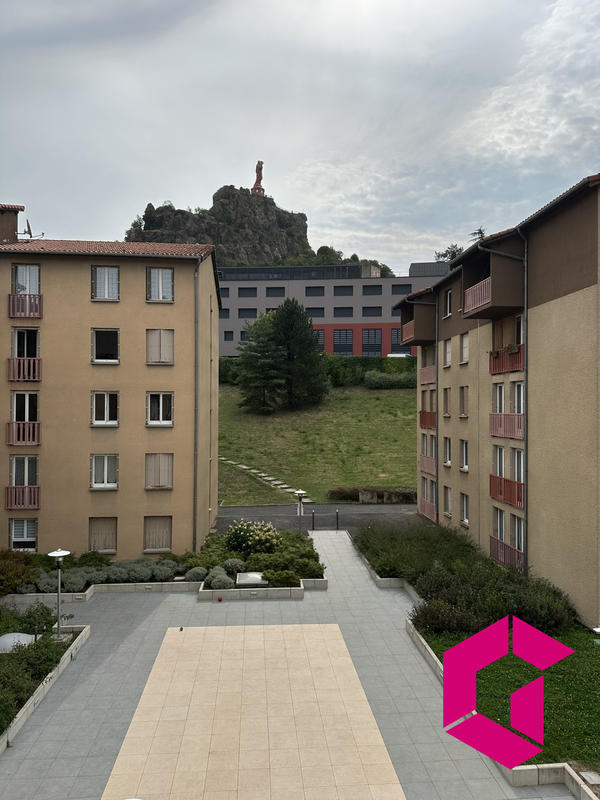 Appartement - 100 m² - 5 pièces