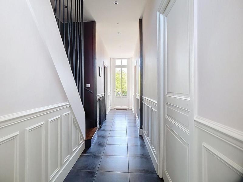 Propriété - 225 m² - 6 pièces