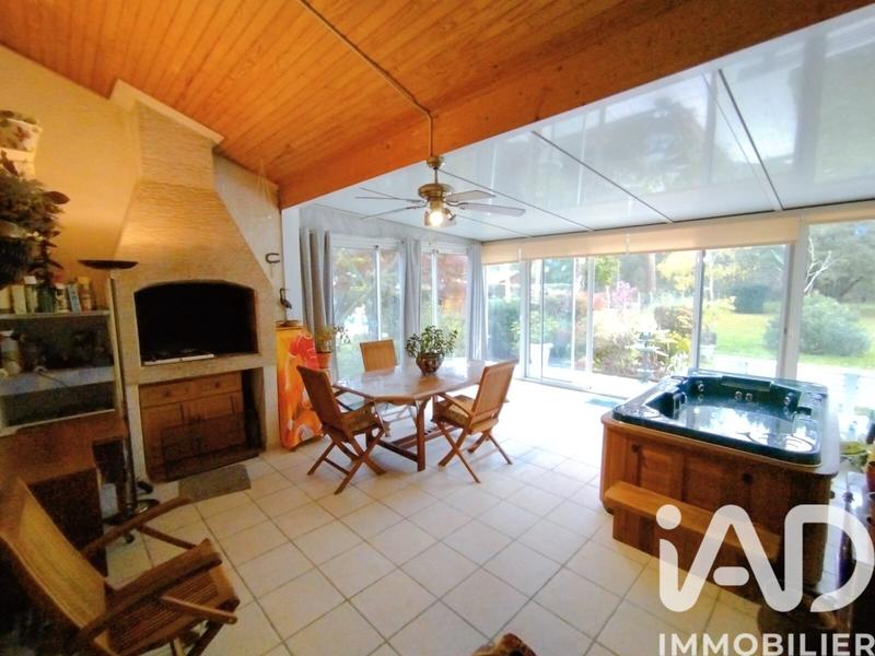 Maison - 205 m² - 7 pièces