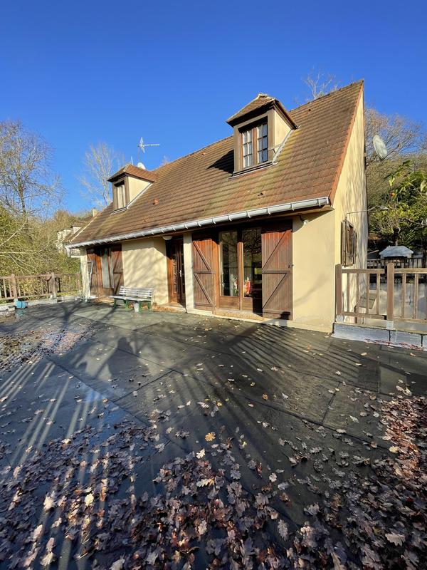 Demeure - 151 m² - 9 pièces