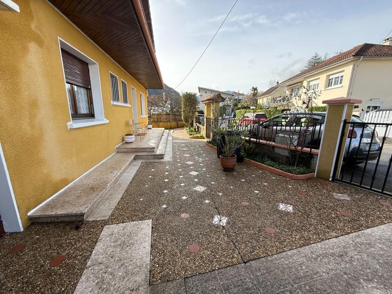 Maison - 158 m² - 12 pièces