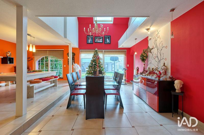 Maison - 360 m² - 9 pièces