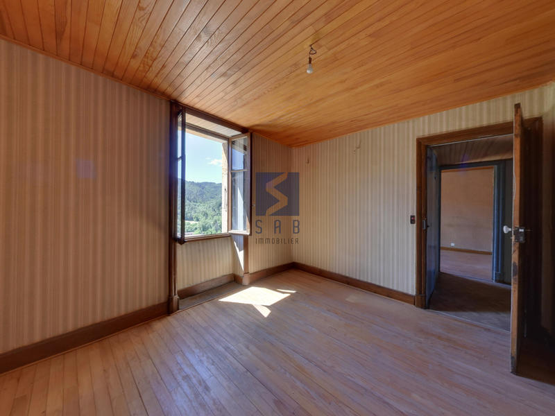 Maison - 100 m² - 6 pièces