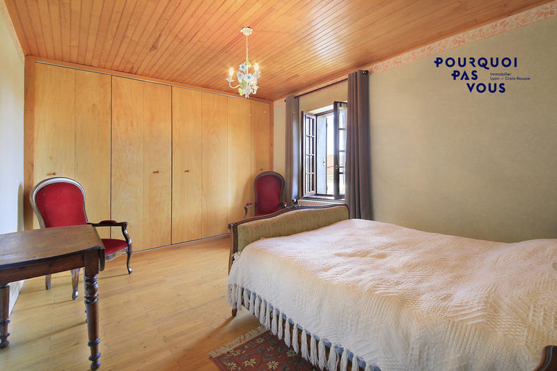 Maison - 232 m² - 6 pièces