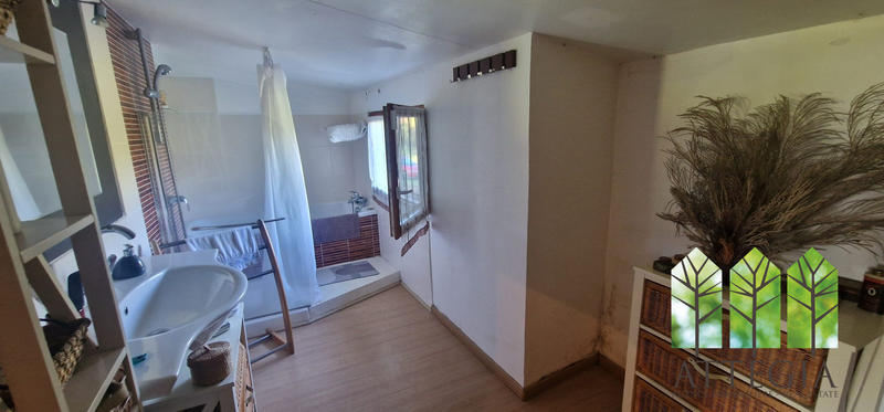 Maison - 180 m² - 6 pièces