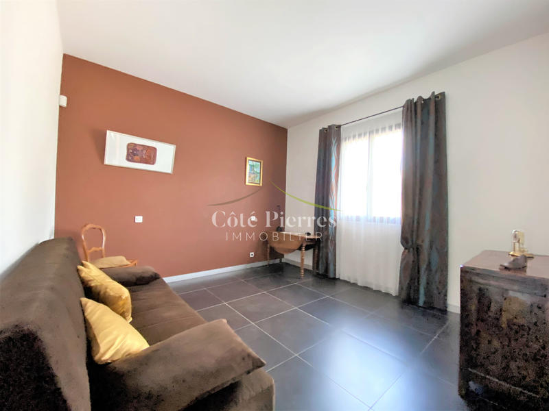 Maison - 220 m² - 6 pièces