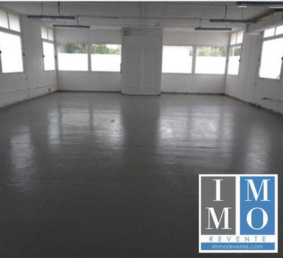 Local commercial - 2 824 m²