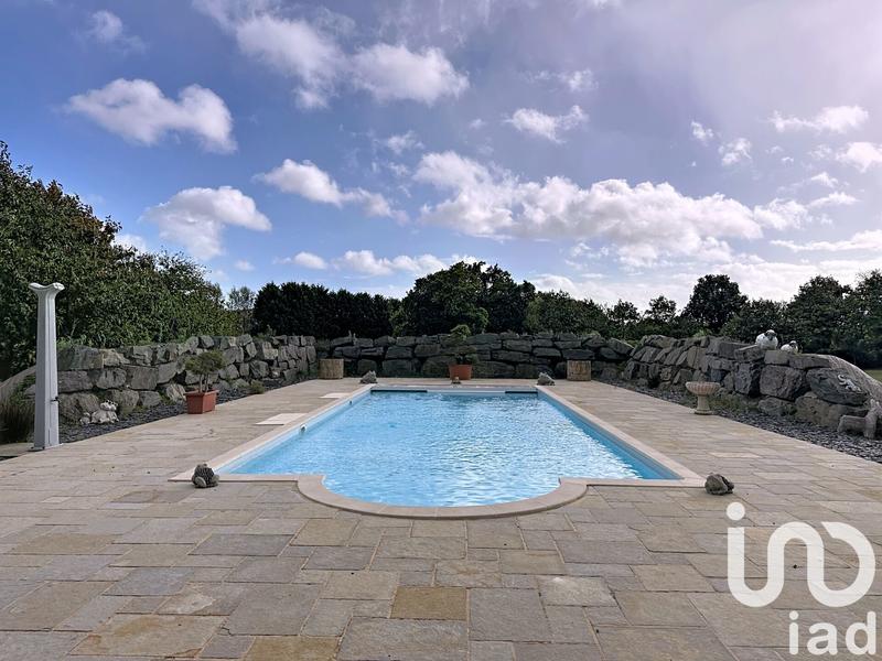 Maison - 312 m² - 8 pièces