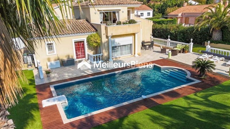 Villa - 176 m² - 6 pièces