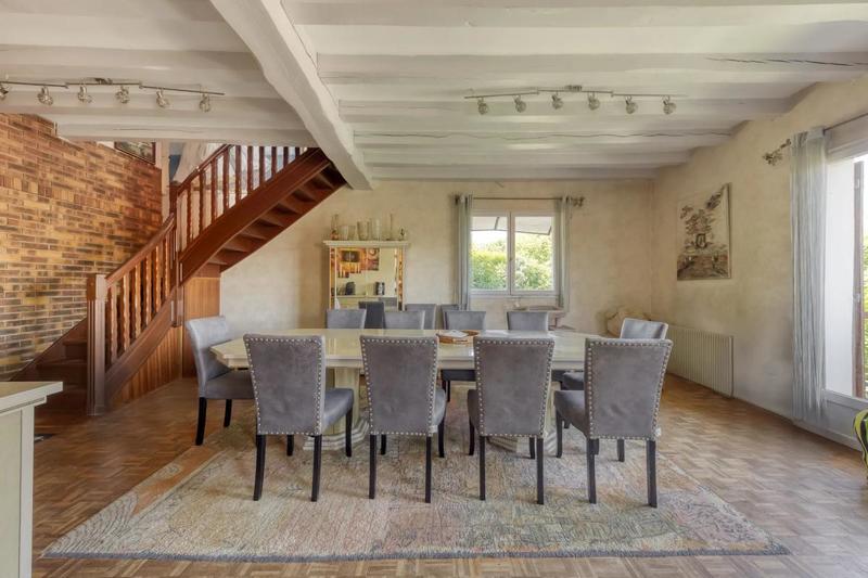 Maison - 260 m² - 6 pièces