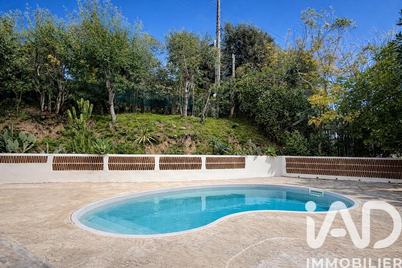 Maison - 143 m² - 5 pièces