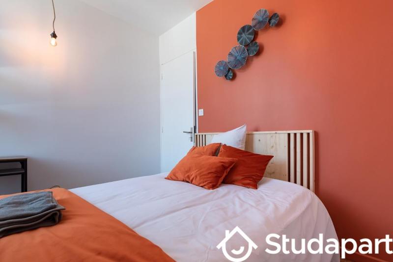 Chambre - 10 m² - 1 pièce