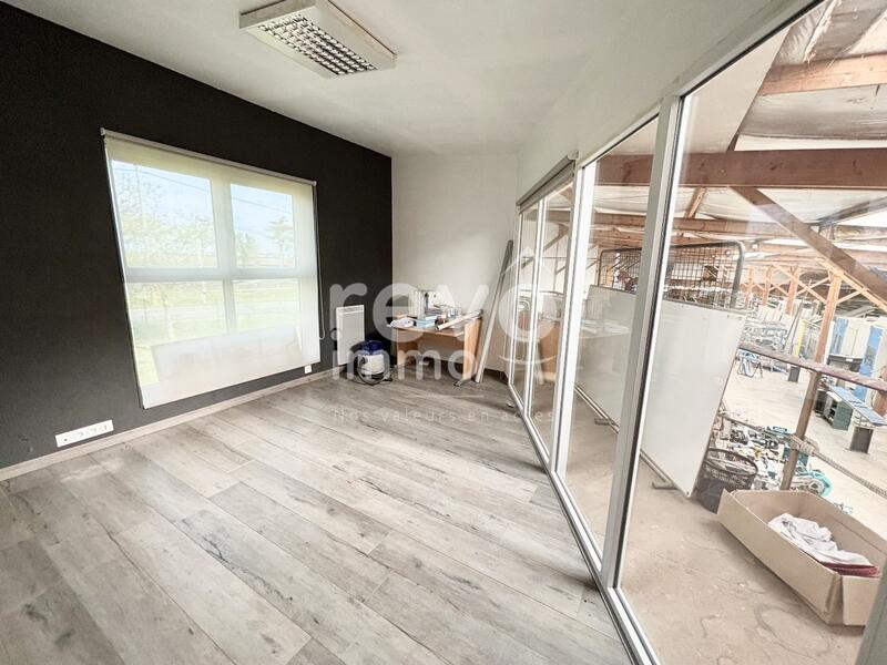 Local d'activités - 2 100 m²