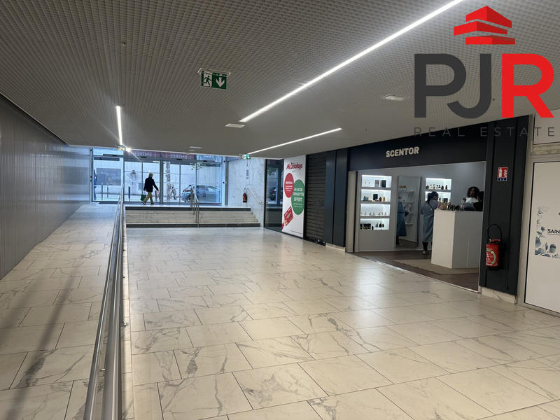 Local commercial - 260 m²